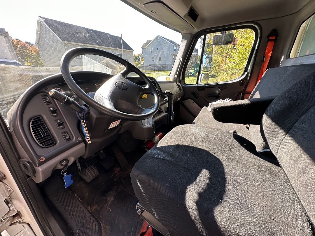 2015 FREIGHTLINER M2 Box Truck - Image 22